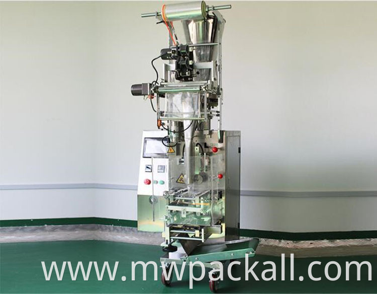 Automatic small scale dry food pillow packing machine/banana chips packaging machine